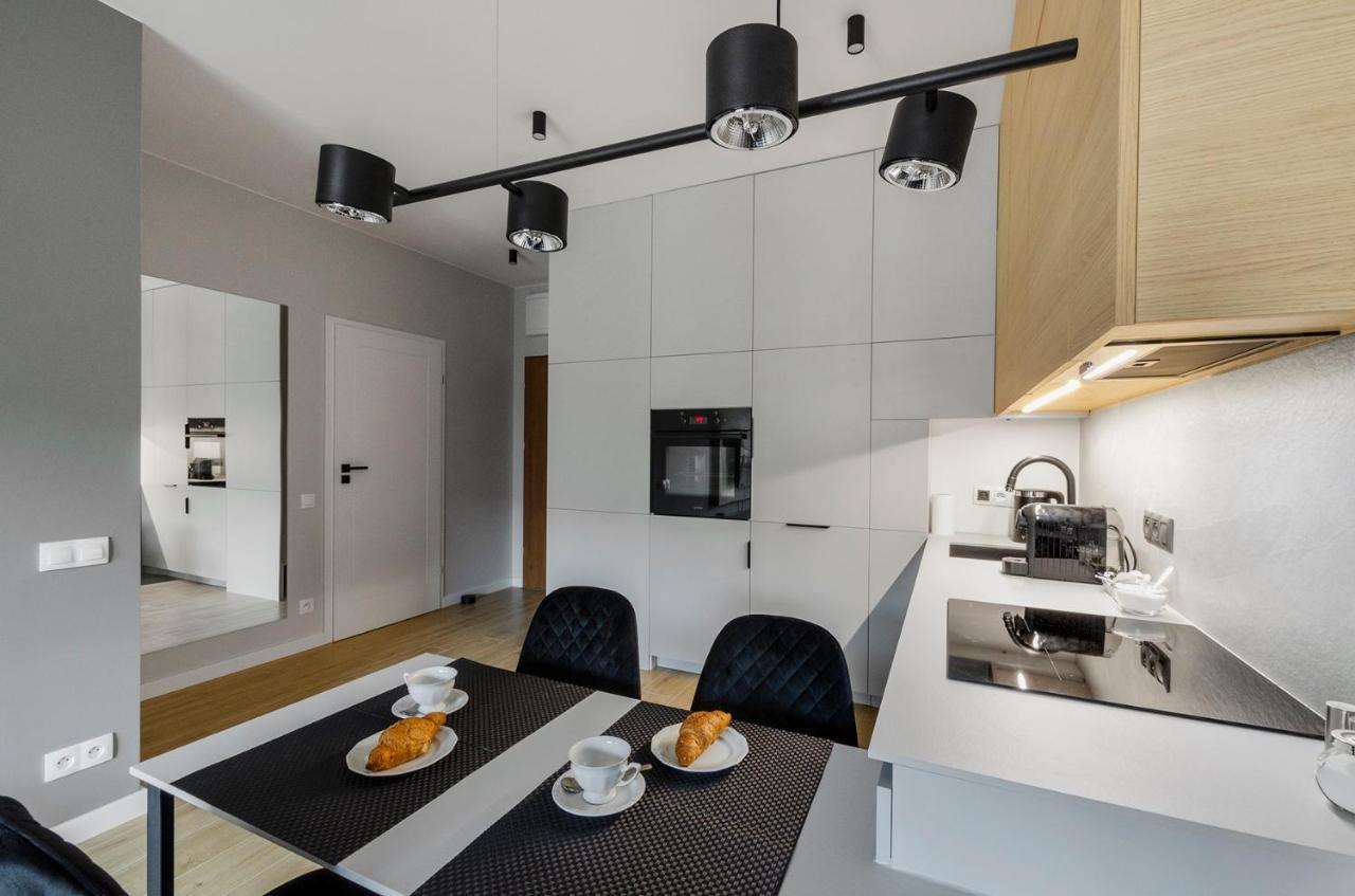 Apartament Manufaktura Centrum Z Klimatyzacja วูดช์ ภายนอก รูปภาพ