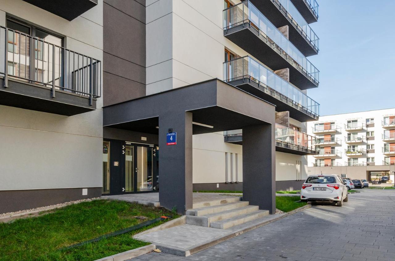 Apartament Manufaktura Centrum Z Klimatyzacja วูดช์ ภายนอก รูปภาพ